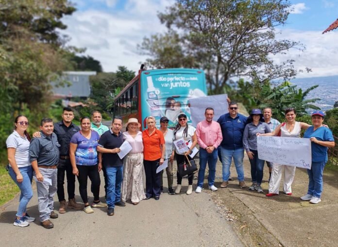 Foto tomada del Facebook de Modesto Alpízar